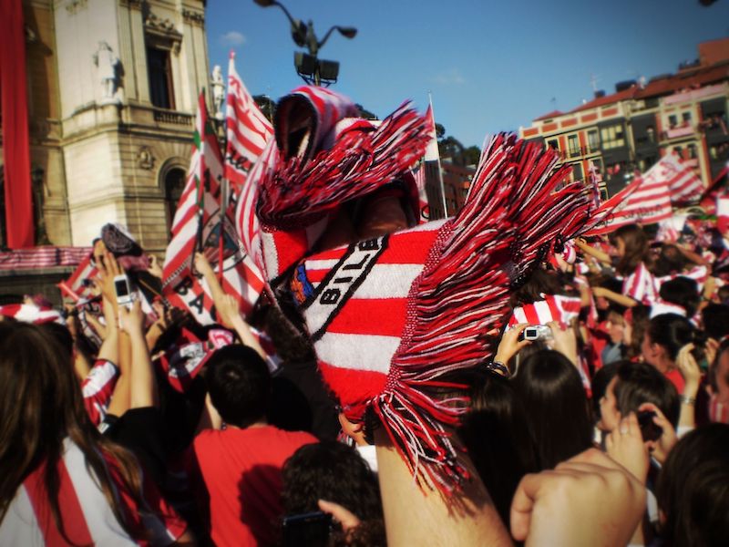 Fans of Athletic Club Bilbao welcome the team in front of the city council after losing the final of the Copa del Rey of 2008-09.