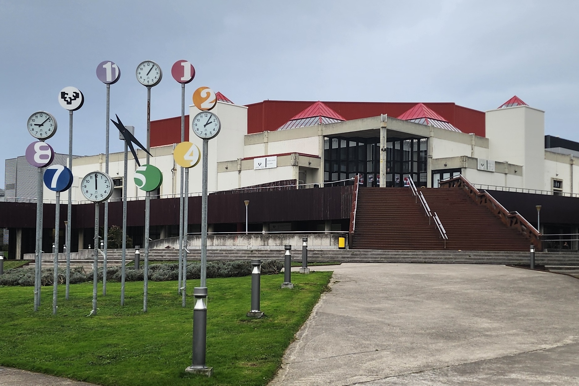 Aula Magna de la UPV/EHU desde el exterior