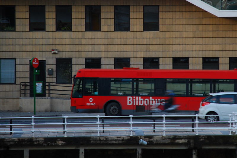 Bilbobus en una calle