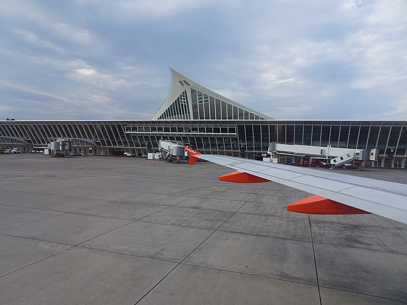 Aeropuerto de Bilbao desde un avión